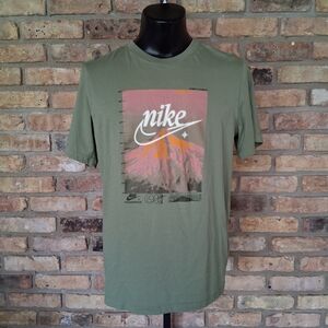 NIKE SPORTSWEAR POLARIZED GRAPHIC T SHIRT 100% COTTON SIZE L